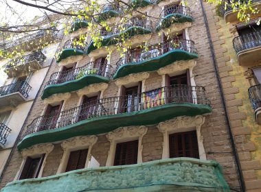 Fachada Edificio modernista Barcelona Poble Sec