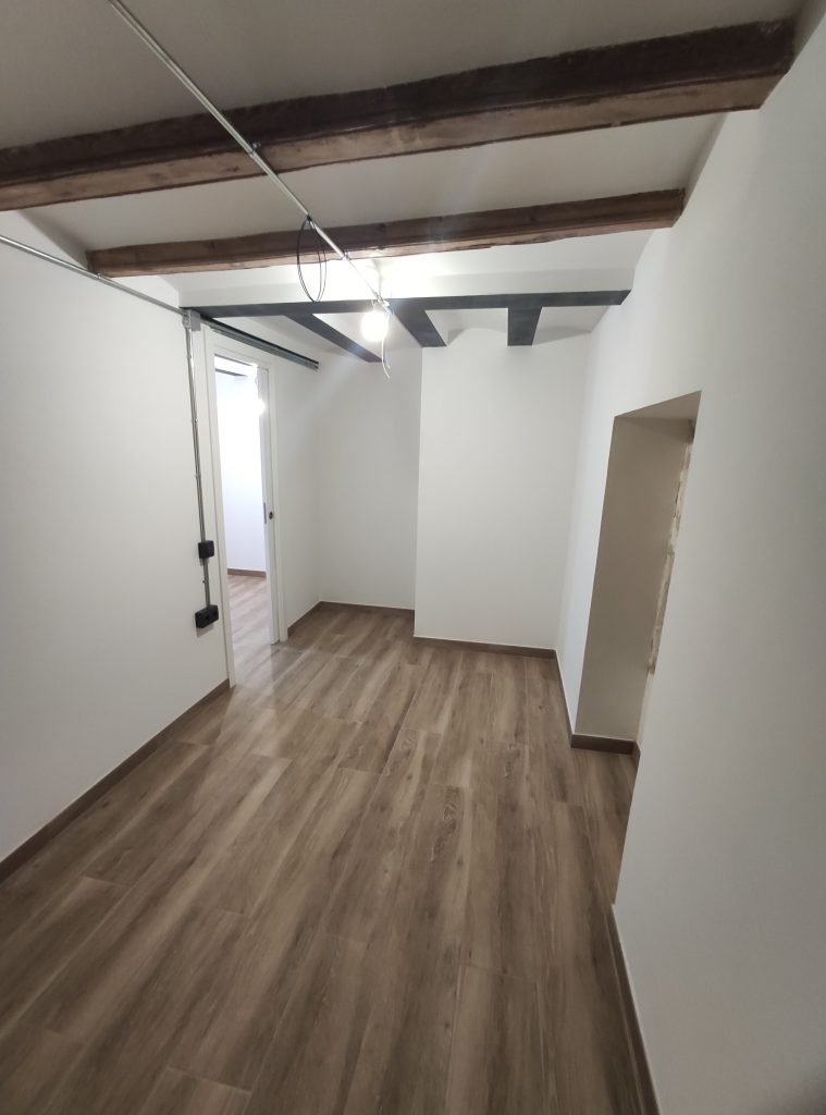 Reforma integral del local Santa Helena en la zona del Raval de Barcelona